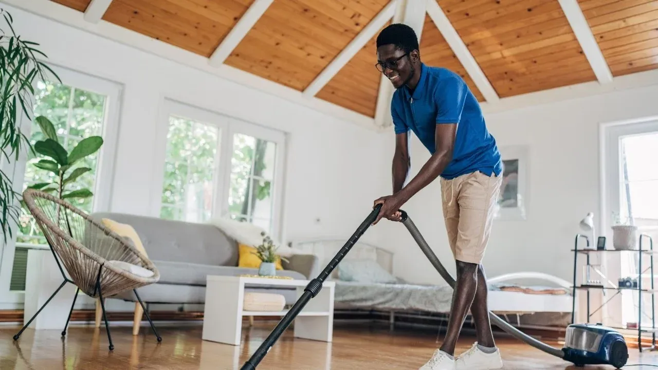 The Telltale Signs There’s Beautiful Hardwood Flooring Under That Tired Carpet